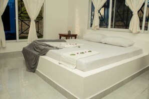 Iron/ironing board, Internet, bed sheets - Adorable 4-bedroom villa with pool in beautiful Watamu (Watamu)