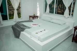 Iron/ironing board, Internet, bed sheets - Adorable 4-bedroom villa with pool in beautiful Watamu (Watamu)