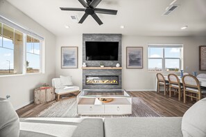 Smart-tv en een open haard