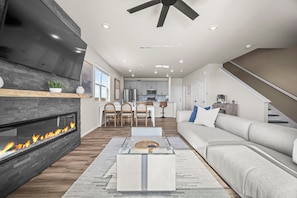 Una Smart TV, una chimenea