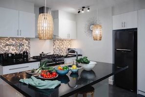 Fridge, microwave, oven, stovetop - Villa Kirino | Classic Mountain Retreat (Kalorama)