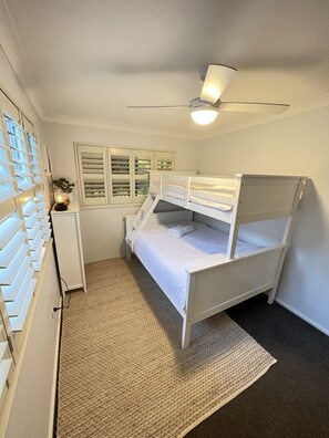 4 Schlafzimmer, Bügeleisen/Bügelbrett, WLAN, Bettwäsche