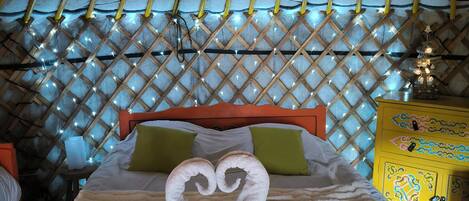 BĂŒgeleisen/BĂŒgelbrett, WLAN, BettwĂ€sche