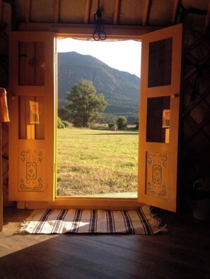 Interior - Yourte Méli-Mélo- Unusual stay in the heart of nature, absolute calm. (La Bastide)