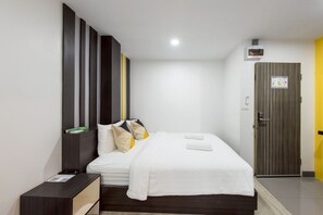 Superior Double Room | Blackout drapes, free WiFi - Riski Residence Bangbuathong (Bang Bua Thong)