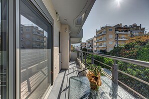 Terrace/patio - Modern & Quiet 1-Bedroom Apartment in Neo Psychiko Ideal for Professionals (Neo Psichiko)