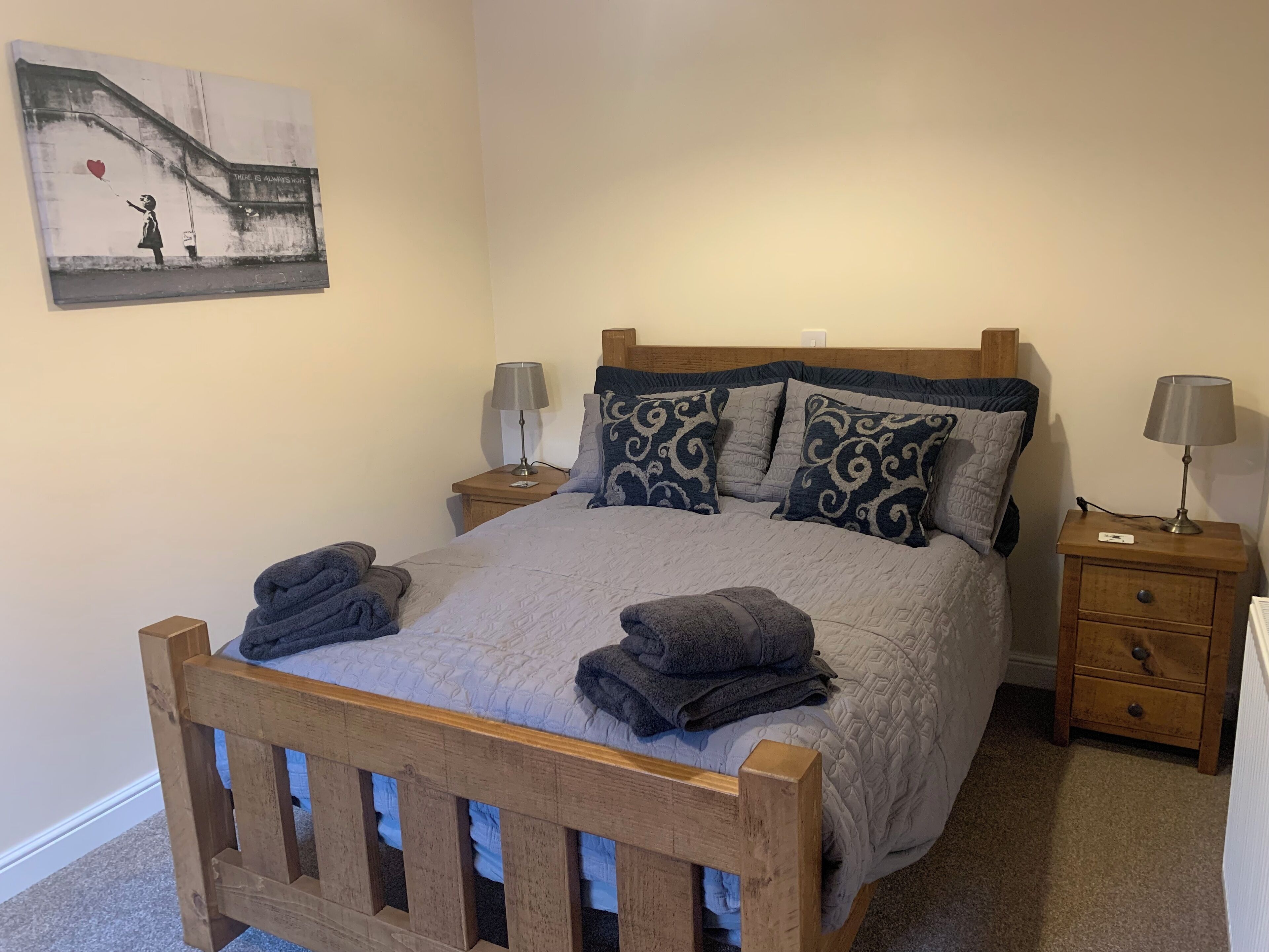 1 多间卧室、熨斗/熨衣板、免费 WiFi、床单