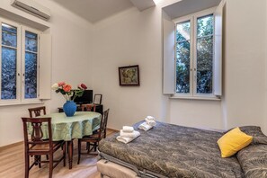 1 Schlafzimmer, Bügeleisen/Bügelbrett, kostenloses WLAN, Bettwäsche