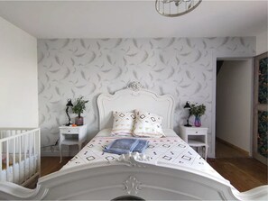 Iron/ironing board, WiFi, bed sheets - #LaVillaFleurie (Droué)