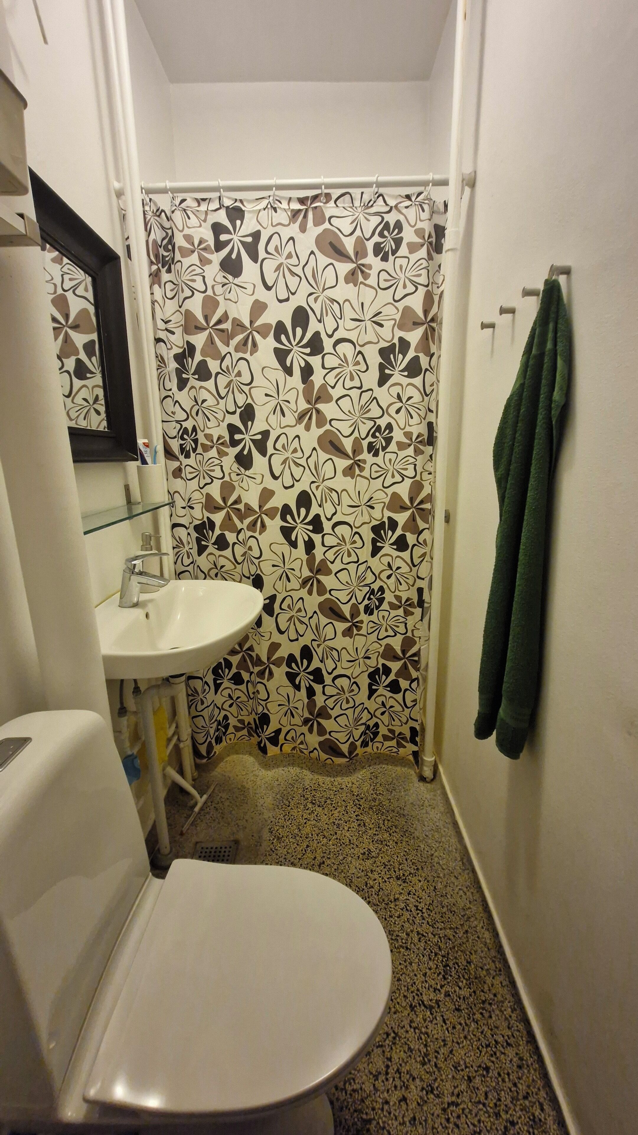 Towels, soap, toilet paper