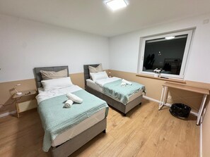 Strykjärn/strykbräda, wi-fi och sängkläder