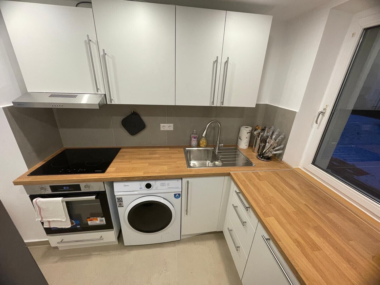 Kylskåp, ugn, spishäll och diskmaskin