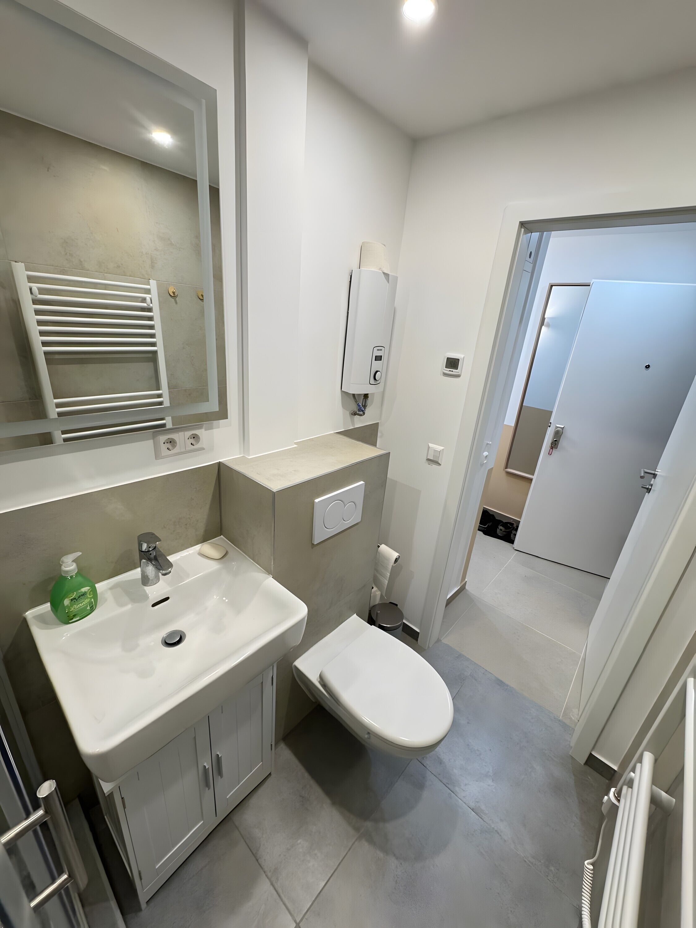 Dusch, hårtork och handdukar