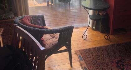 Inspiring Waimea View Mountain Retreat close to station, bush walks and shops