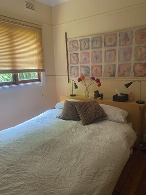 Iron/ironing board, WiFi, bed sheets