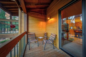 Terrace/patio - Cozy Northstar Cabin • Minutes to Skiing + Trails + Town | Alpine Bend (Truckee)