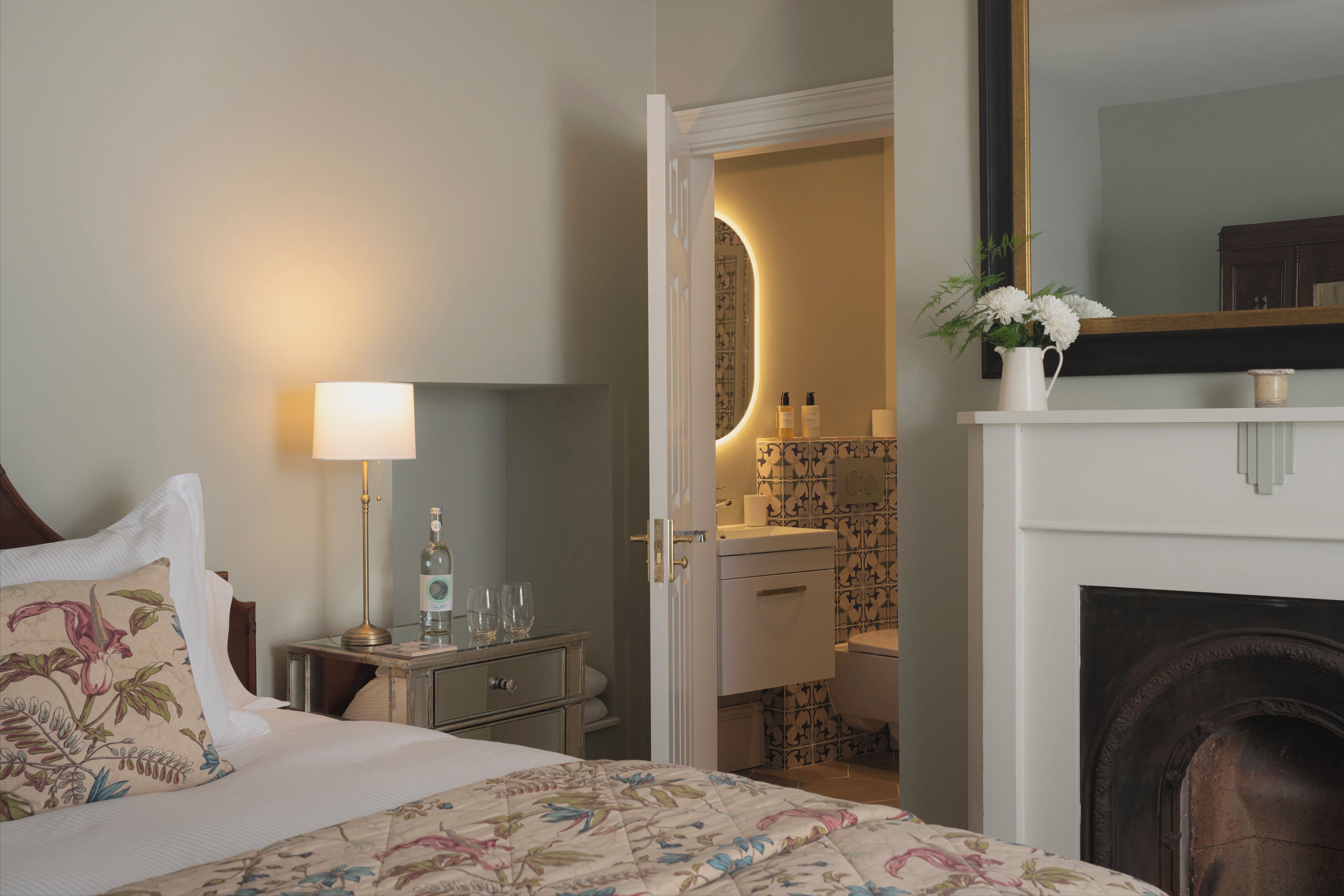 奢华双人房 | 熨斗/熨板、免费 WiFi