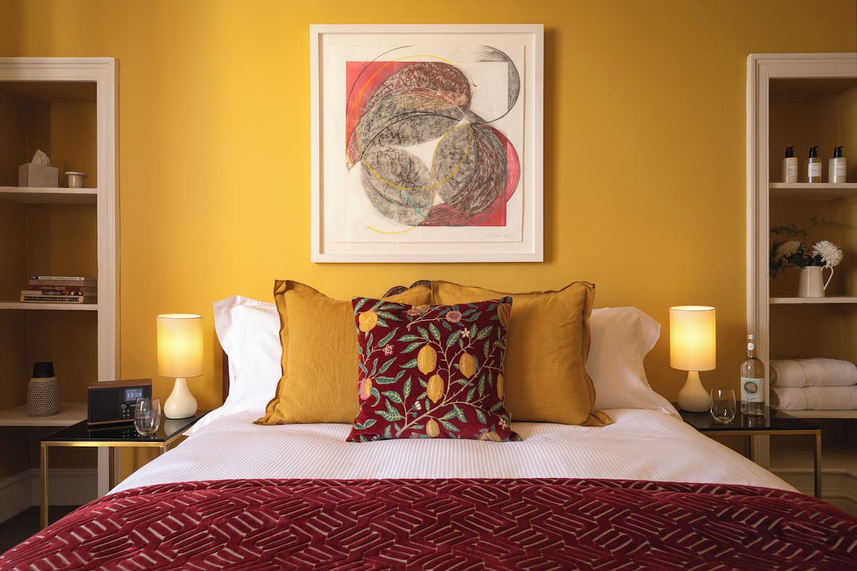 Deluxe Double Room | Iron/ironing board, free WiFi