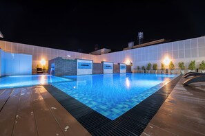 Outdoor pool - Remas Hotel Hat Yai (Khuan Lang)
