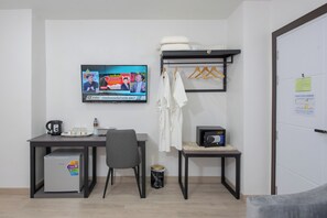 Exclusive Double Room, Bathtub, Mountain View | Interior - Remas Hotel Hat Yai (Khuan Lang)