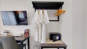 Grand driepersoonskamer, bad | Interieur