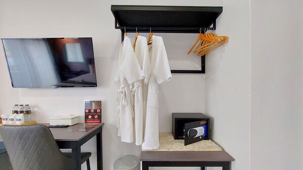 Grand driepersoonskamer, bad | Interieur