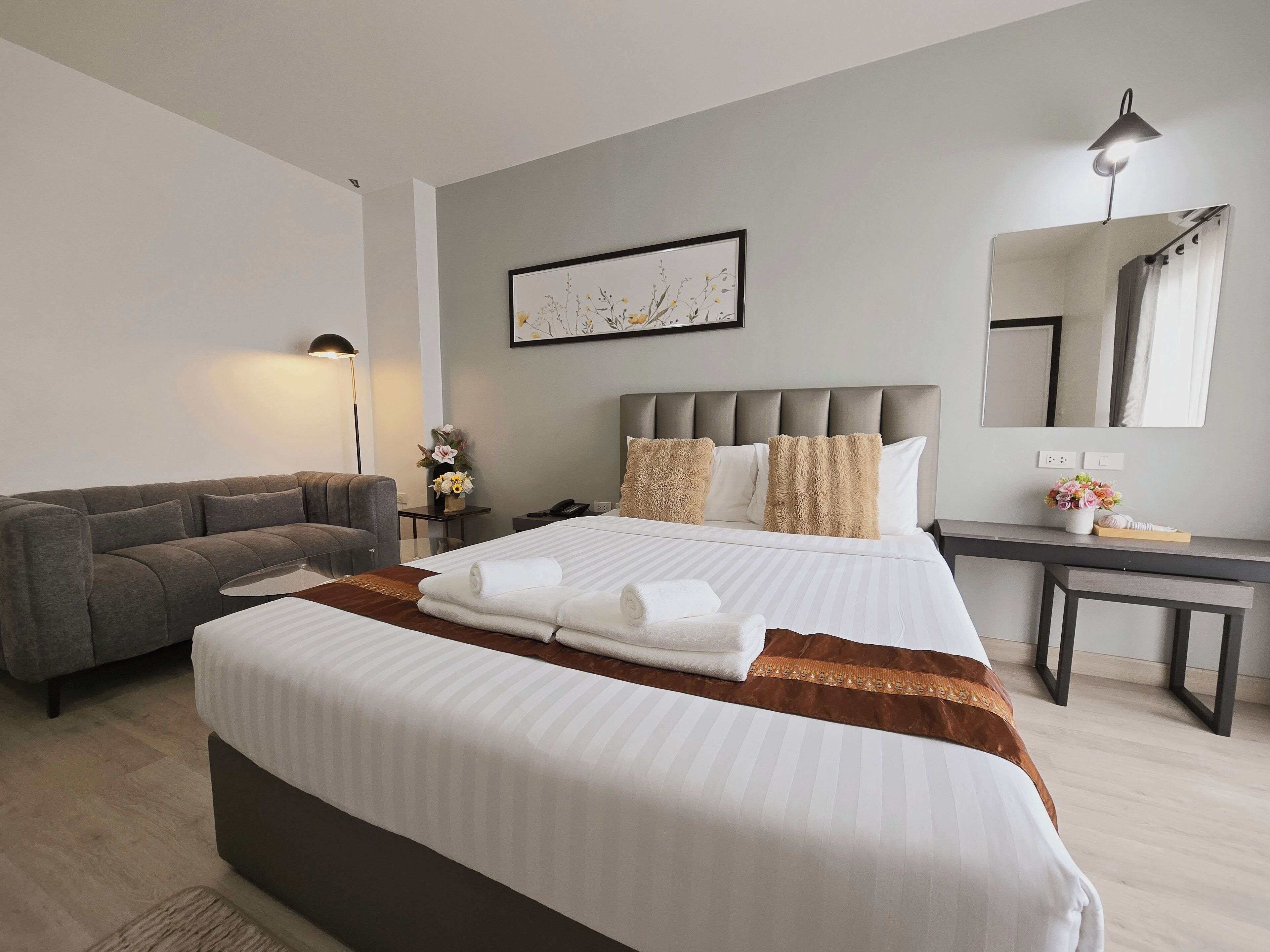 Exclusive Double Room, Bathtub, Mountain View | In-room safe, desk, blackout drapes, soundproofing