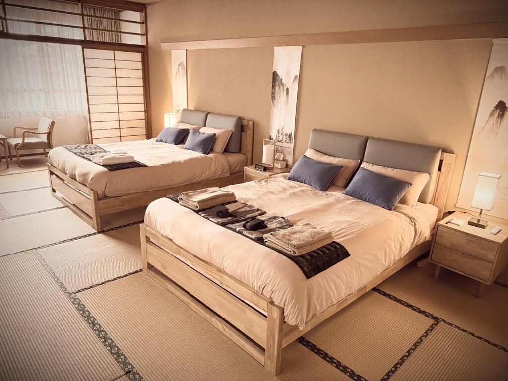 Family Suite, Mountain View | In-room safe, free WiFi