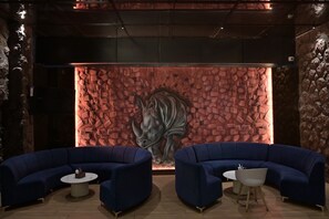 Interior - De Luxor (Bengaluru)