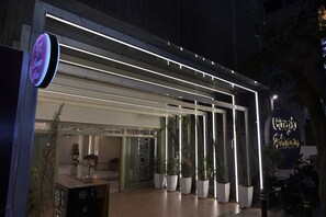 Exterior detail - De Luxor (Bengaluru)