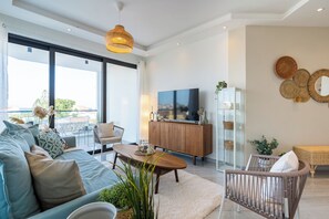 公寓, 2 间卧室, 厨房, 城市景观 | 起居区 | 智能电视、Netflix、流媒体服务