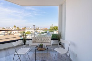 Apartment, 2 Bedrooms, Kitchen, City View | Balcony - Thálassa 2-BR Apt. & Balcony in Larnaca (Larnaca)