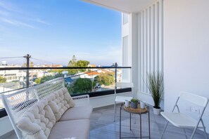 Apartment, 2 Bedrooms, Kitchen, City View | Balcony - Thálassa 2-BR Apt. & Balcony in Larnaca (Larnaca)