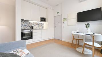 Dupleks Basic | Area keluarga | Smart TV 50-inci dengan saluran TV kabel