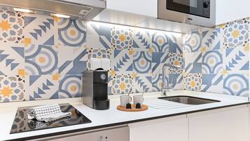 Studio Comfort | Dapur pribadi | Microwave, oven, kompor, dan mesin pencuci piring