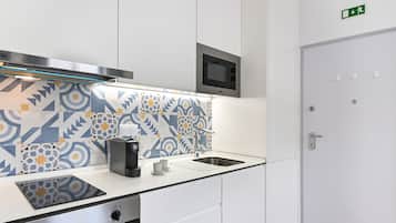 Dúplex básico | Cocina privada | Microondas, horno, parrilla de estufa y lavavajillas