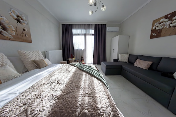 Soundproofing, free WiFi