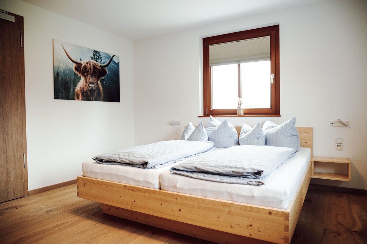 Double or Twin Room | Peti besi dalam bilik, Wi-fi percuma, cadar katil 