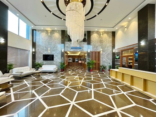 Le OVAL Hotel & Resorts