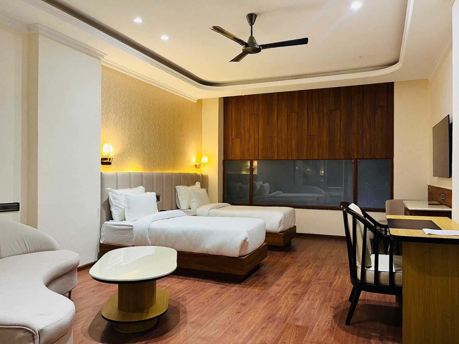 Deluxe Room | In-room safe, desk, laptop workspace, iron/ironing board