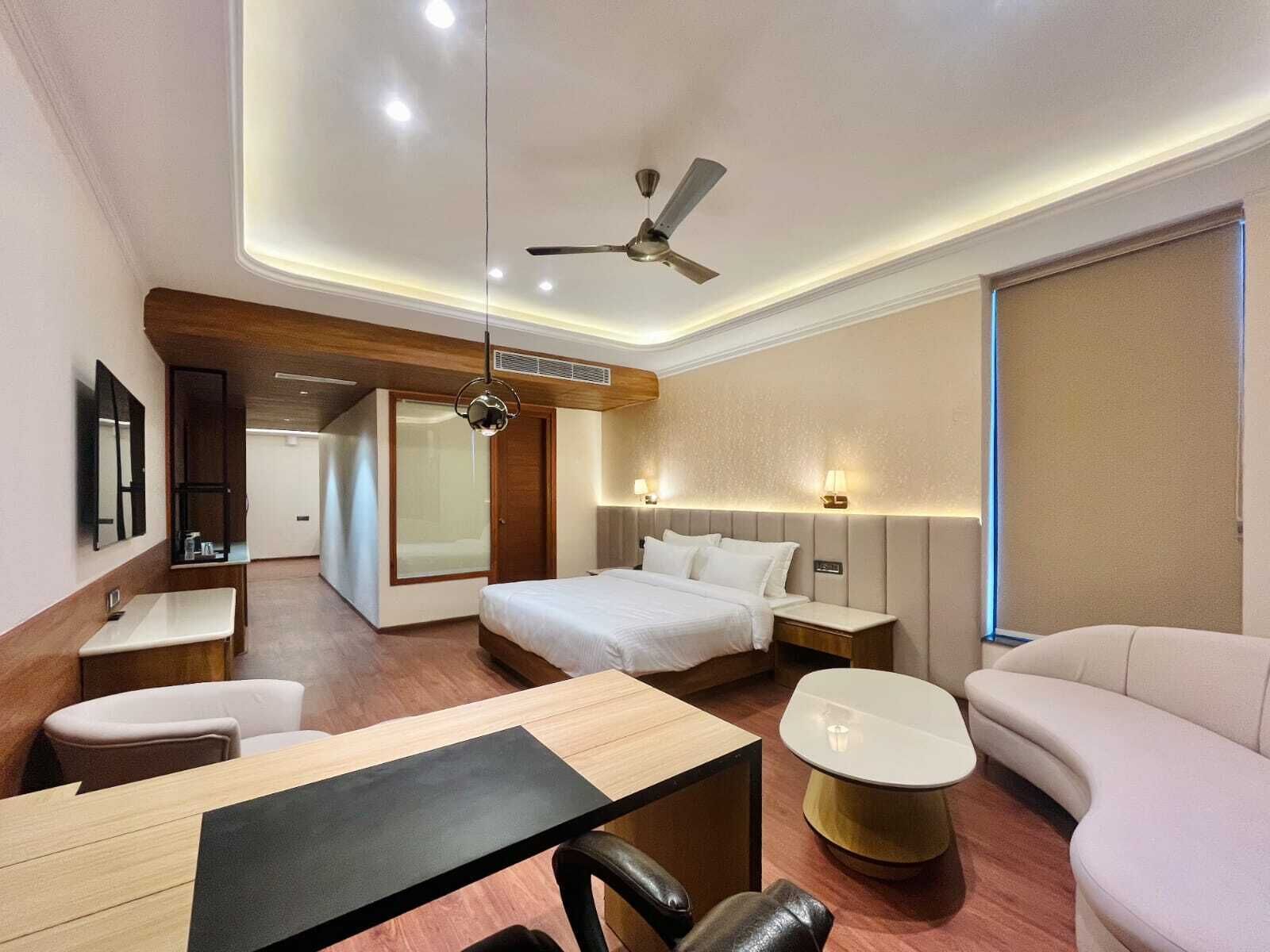 Suíte | Cofres nos quartos, escrivaninha, espaço de trabalho para notebook