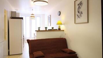 Smart TV, DVD player, books, music library