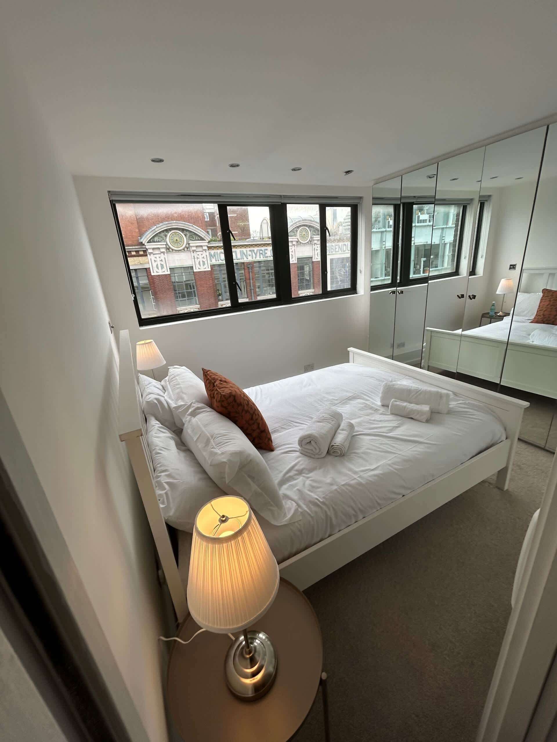 مكواة/لوح كي وواي فاي وملاءات أسرّة