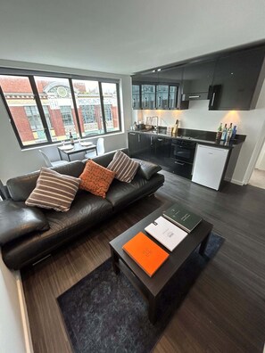 Offices - The Elden - No. 12 - Fairway Hosting (Greater London)