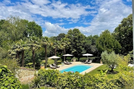 Pool. Peaceful Country House - Heated Pool & Private Garden