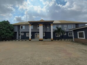 Exterior - AP Luxury Inn (Lagos)