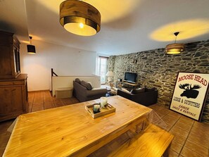 Living area - Lodging in the heart of Formiguères - Ski shuttle on foot (Formiguères)