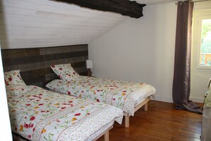 Iron/ironing board, Internet, bed sheets - Gite au Moulin (La Chapelle-Faucher)