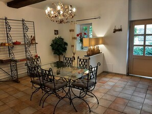 Dining - Gite au Moulin (La Chapelle-Faucher)