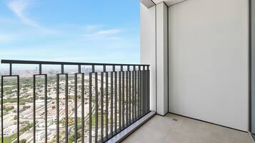 Apartamento luxo, sacada, vista para o deserto | Parte interna
